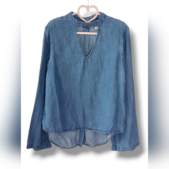 Cloth & Stone Chambray Keyhole Button Back Bell- Sleeve Top XS - Picture 3 of 6